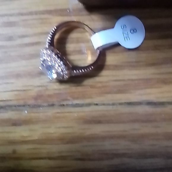 Ring - Picture 2 of 4